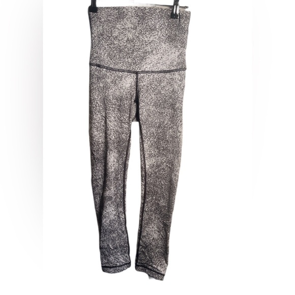 Lululemon Wunder Under Crop (Hi-Rise)Luon Spray Jacquard White Black leggings 2 - Picture 2 of 3